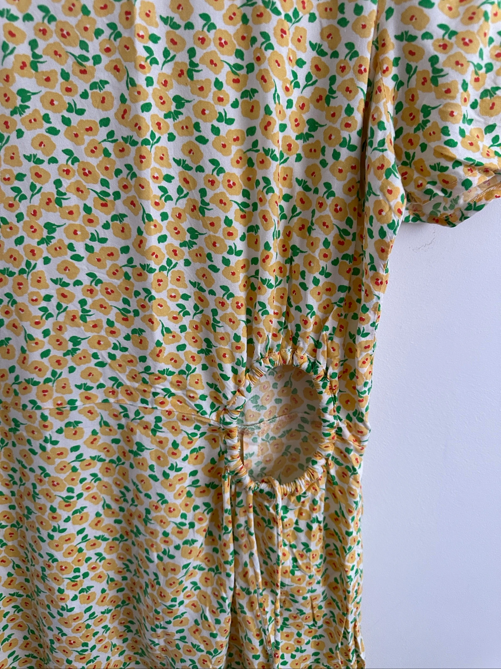 Korte bloemenjurk Lefties geel met cut-out | Maat S | Zomer | Boho – photo 3